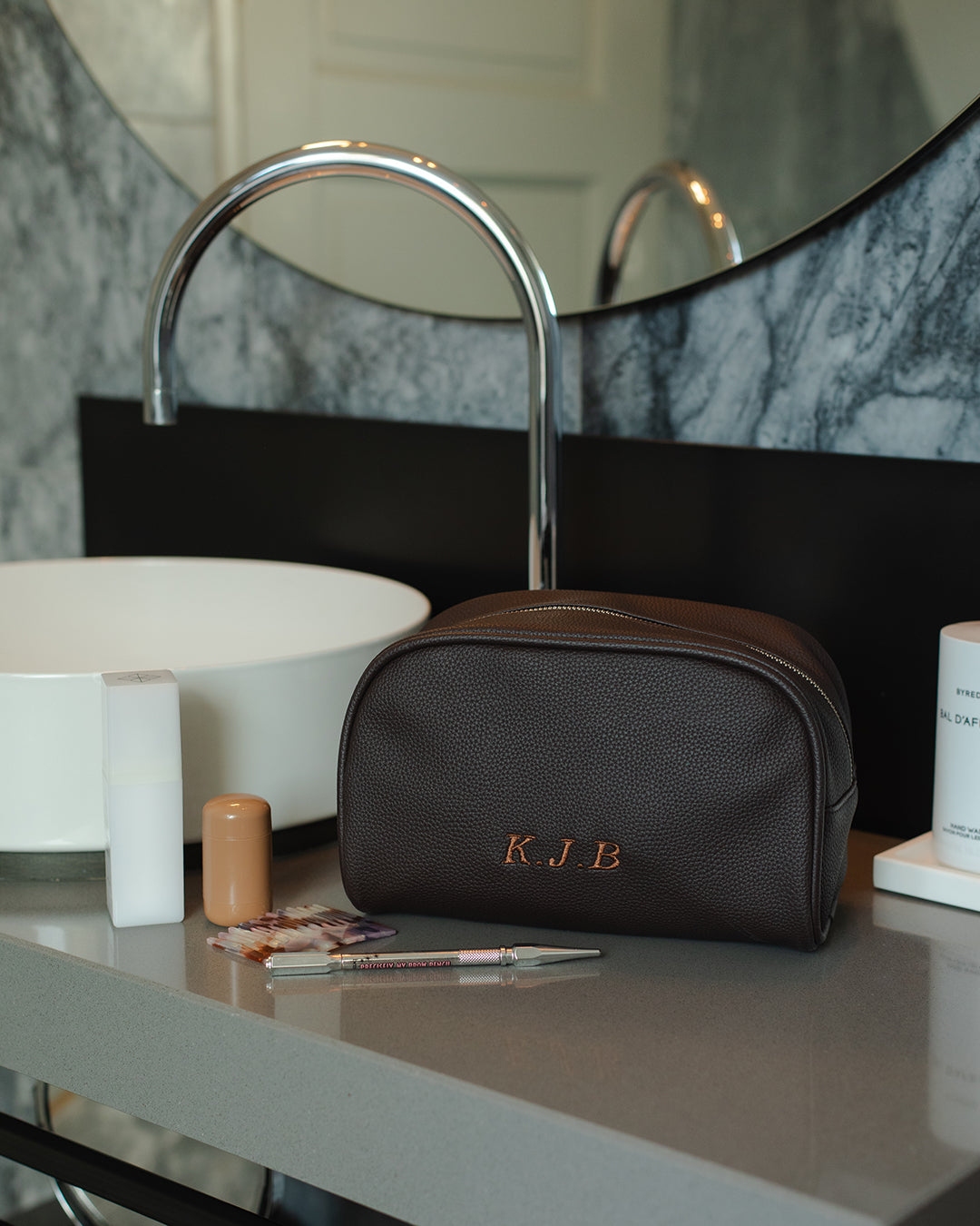 The Wash Bag – vegan leather